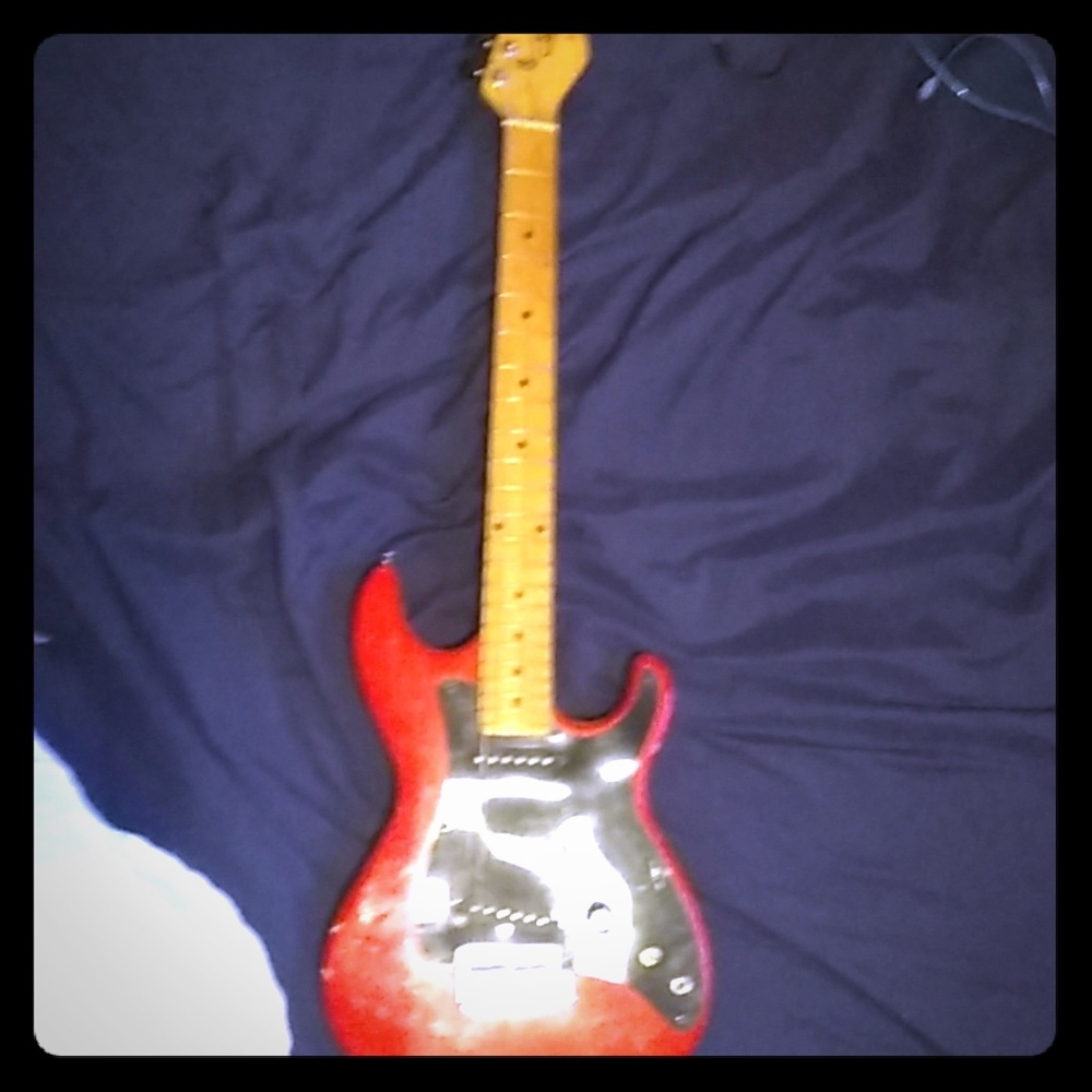 A guitar (reagle)